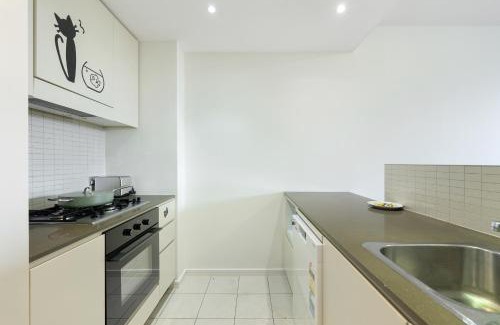 Hurstville Apartment | Modern Comfort Hurstville 2BR Wifi Train Business