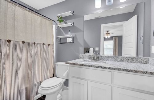 Denison House | Modern Comfort in Historic Denison!