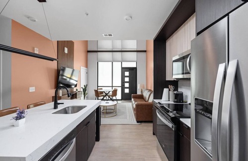 Mile Square Apartment | Modern Comfort Meets Class in Downtown Indy