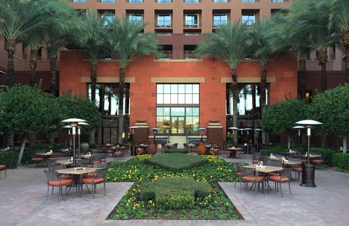 Paradise Valley Village Condo | Modern Condo Near Kierland Commons and Scottsdale Quarter!