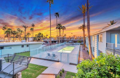 South Scottsdale Apartment | Modern Contemporary OT Scottsdale with Heated Pool