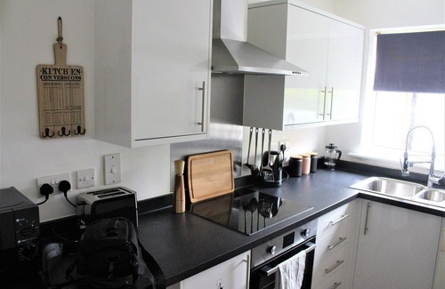 Hinckley Apartment | Modern Contractor stay 2BR Apt w/Free Wi-fi & Washer