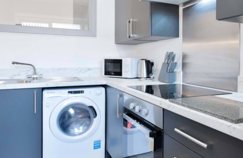 Brierley Hill Apartment | Modern & Cosy 1 Bedroom Budget Apartment in Dudley