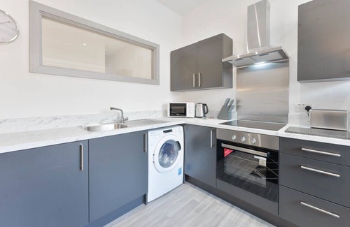 Brierley Hill Apartment | Modern & Cosy 1 Bedroom Budget Apartment in Dudley