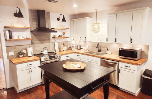 Johnson City House | Modern Country Home at the start of the Hill Country Wine Trail