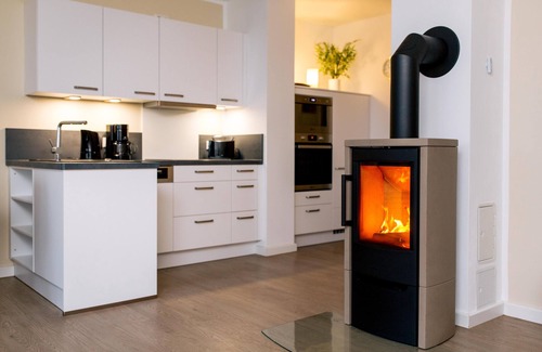 Plau am See Apartment | Modern, cozy 2-room apartment with wood-burning stove and lake view House 7 No 85