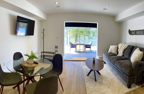 Youbou Apartment | Modern cozy suite over looking the Lake in beautiful Lake Cowichan BC