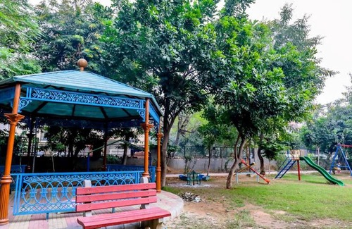 Gurugram Apartment | Modern cyber retreat with Gym