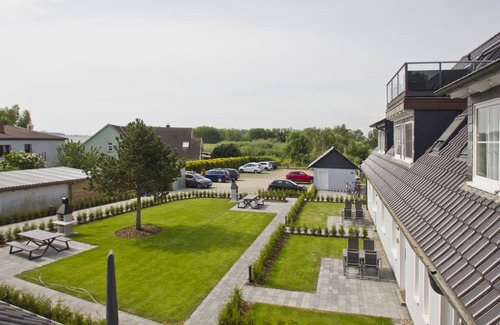 Gross Zicker Apartment | Modern vacation apartment with private terrace - Haus Inselwind FeWo MEERstille