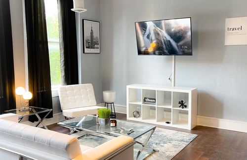 Macon Apartment | MODERN DOWNTOWN LOFT- FREE PARKING