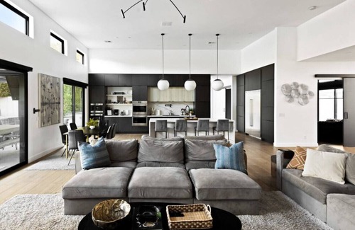 Arcadia House | Modern Dream Home Heated Pool Hot Tub 6BR 9 Beds