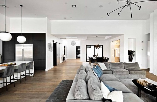 Arcadia House | Modern Dream Home Heated Pool Hot Tub 6BR 9 Beds