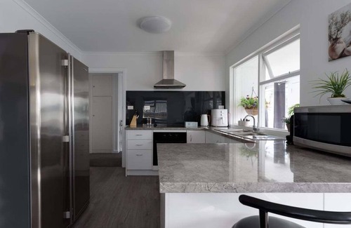East Devonport House | Modern Ease in East Devonport