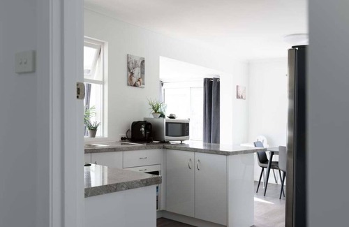 East Devonport House | Modern Ease in East Devonport