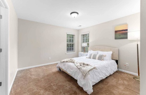 Buford House | Modern Elegance on Silver fox path