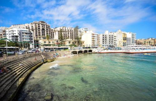 Il-Balluta House | Modern Ensuite Rooms in Shared Apartment Near Balluta Bay Sliema Gzira