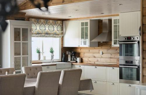 B House | Modern Family Cabin Near Vinterland Ski Resort