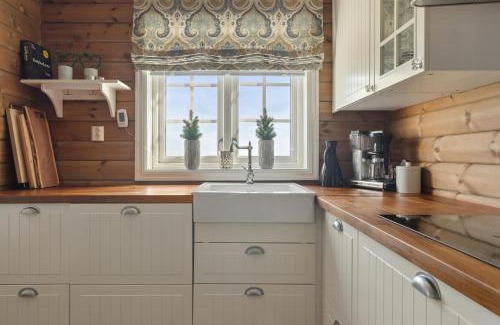 B House | Modern Family Cabin Near Vinterland Ski Resort