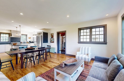 New Haven House | Modern farmhouse in classic VT orchard setting - stunning sunsets & location