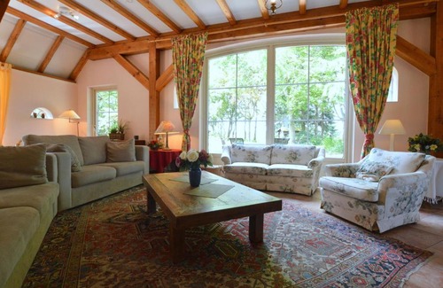 Emst House | Modern farmhouse in Emst with a beautiful terrace and garden