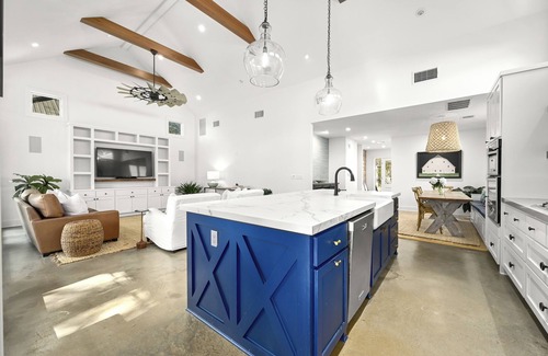 Clarksville House | Modern Farmhouse within Walking distance to ACL and Best Restaurants & Bars