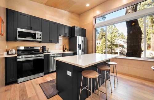 Mountainaire House | Modern Flagstaff Wood Cabin Home/Forest Views