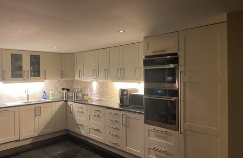 Trondheim Apartment | Modern flat with AC 3-bedrooms and balcony.