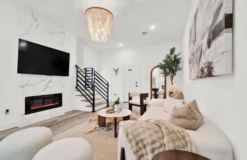 OST - South Union Apartment | Modern Gated Townhome 5 Mins to NRG & Med Center