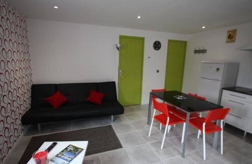 Vincey Cottage | Modern Gîte with Easy Access to Local Attractions & Amenities