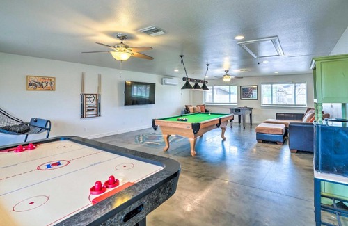 Deer Valley House | Modern Glendale Desert Destination with Patio!