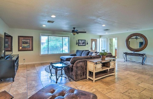 Deer Valley House | Modern Glendale Desert Destination with Patio!