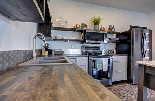 Rapid City Apartment | Modern Guest Suite King bed, close to interstate, shopping & restaurants