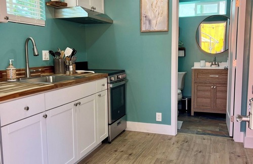 La Mesa Apartment | Modern Guesthouse Studio✸2-Level Fenced Patio✸Near La Mesa Village✸Pets Welcome