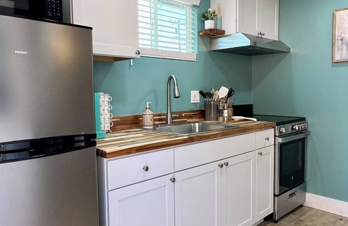 La Mesa Apartment | Modern Guesthouse Studio✸2-Level Fenced Patio✸Near La Mesa Village✸Pets Welcome