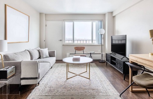 West Highland Apartment | Modern Highland 2BR, walk to Highland Park, Downtown by Blueground