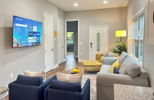 Indianapolis House | Modern & Hip Home, mins from the heart of DT Indy!