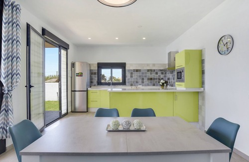 Barrio Nuevo House | Modern Holiday Home 'Casa Toria' with Private Pool, Air Conditioning