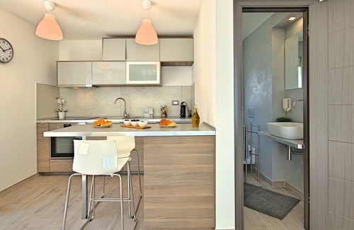 Crveni Vrh Villa | Modern holiday home set on its own enclosed property only 100 m from the beach
