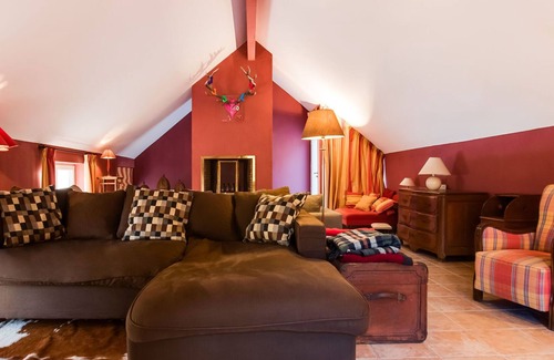 Sosoye House | Modern Holiday Home in Sosoye with Private Swimming Pool
