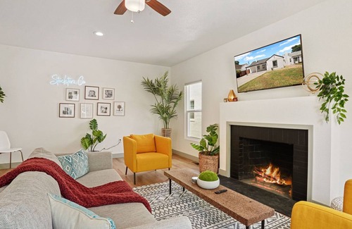 Stockton House | Modern Home for Travel Professional