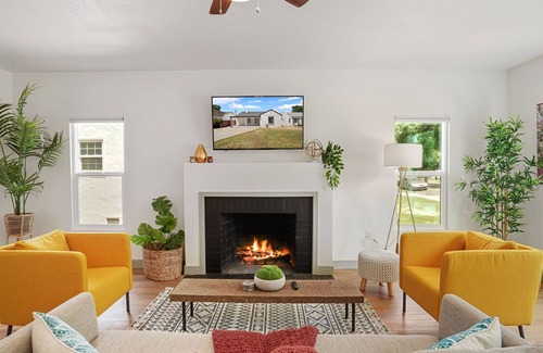 Stockton House | Modern Home for Travel Professional