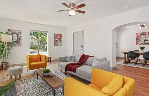 Stockton House | Modern Home for Travel Professional