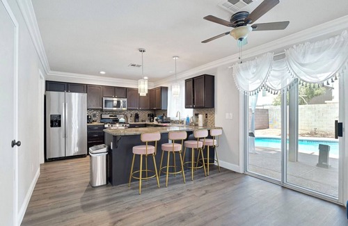 Silverado Ranch House | Modern Home in Las Vegas near Strip with Pool and Jacuzzi