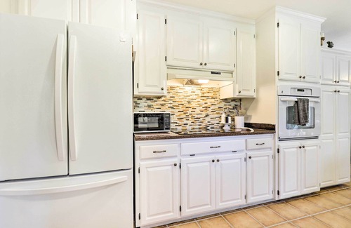 Petaluma House | Modern Home in Napa Area w/Hot Tub & Game Room!