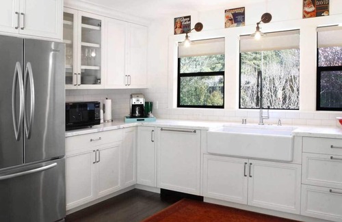 Guerneville House | Modern Home w/Woodstove & Swimming Pool; a Resort Feel in a Vineyard Setting!