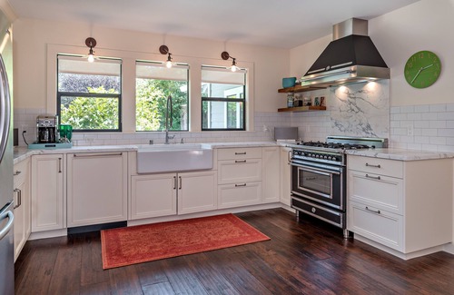 Guerneville House | Modern Home w/Woodstove & Swimming Pool; a Resort Feel in a Vineyard Setting!