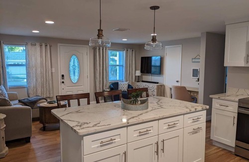 Tarpon Springs House | Modern home with private pool and local beaches.