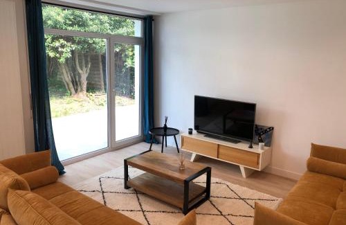 Esbly House | Modern House next Disneyland