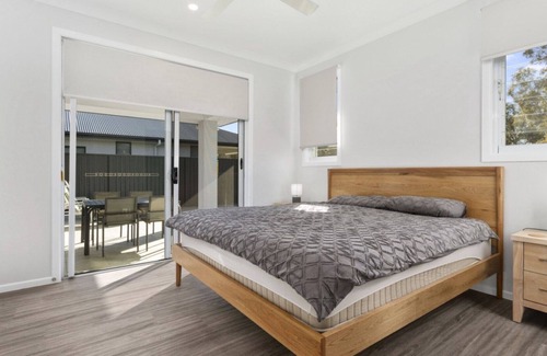 Banksia Beach House | MODERN HOUSE OVER LOOKING THE GOLF COURSE
