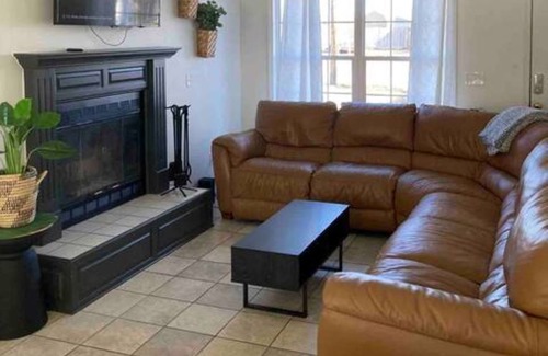 Webb City House | Modern House with Theater Room
